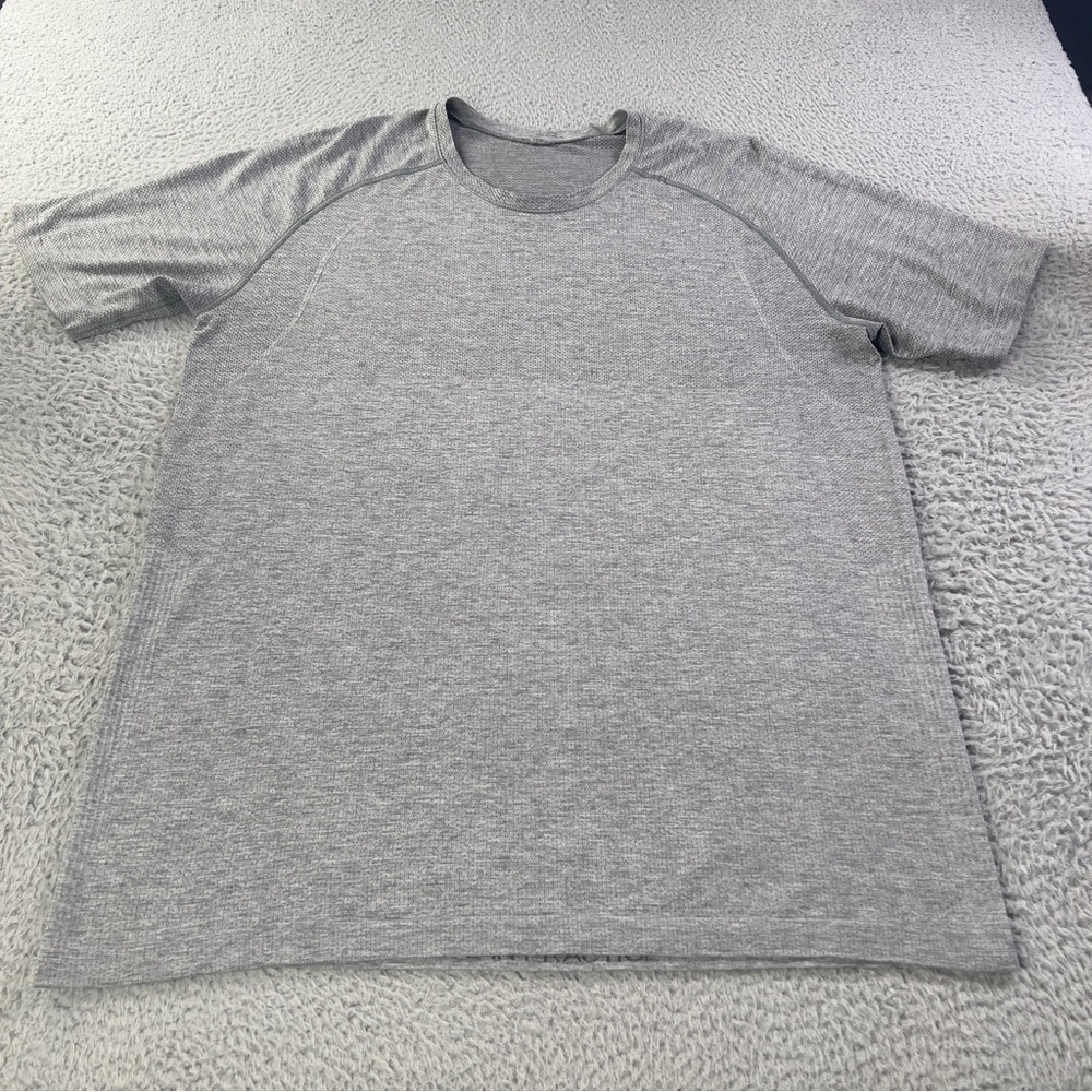 Lululemon Metal Vent Shirt Mens XL Heather Gray Athletic Gym Train Short Sleeve